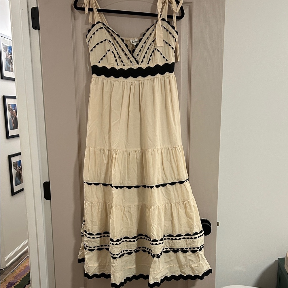 Chic Cream and Black Midi Dress